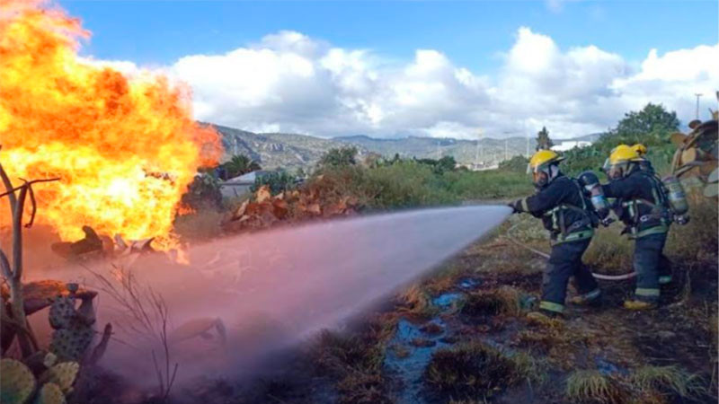 Incendio durante trabajos contra toma clandestina deja dos trabajadores lesionados en Hidalgo 