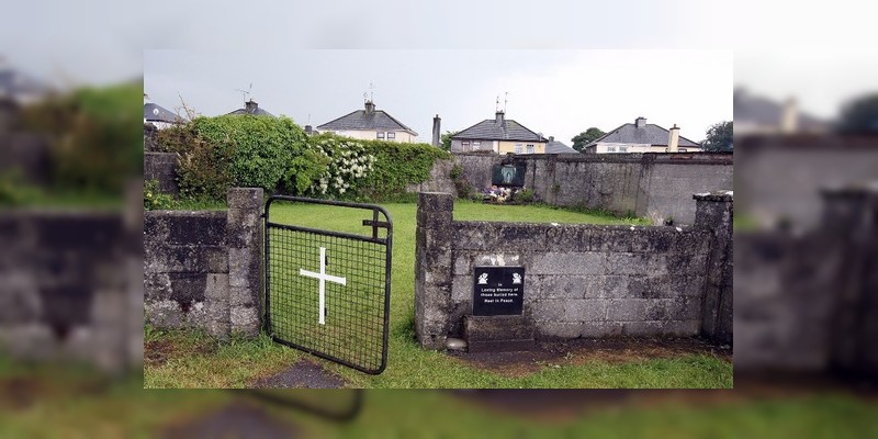 Localizan restos de bebés en Centro Católico en Irlanda; habrían 800 cuerpos 