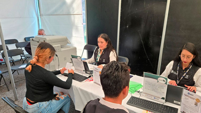 Oficina Móvil del SAT lleva atención a 7,500 personas en 22 entidades   
