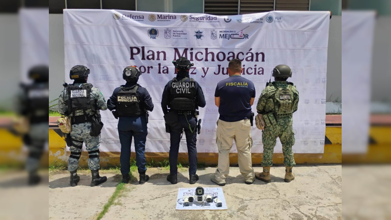 Retiran en Apatzingán, Michoacán, cámaras clandestinas de red de vigilancia criminal 