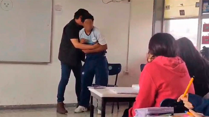 Tras videos inapropiados de índole sexual, separan a docente de secundaria en Acámbaro, Guanajuato 