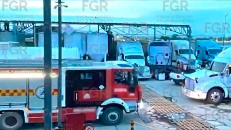 Aseguran 30 tractocamiones y decenas de contenedores relacionados con el manejo de combustible durante cateos en Jalisco 