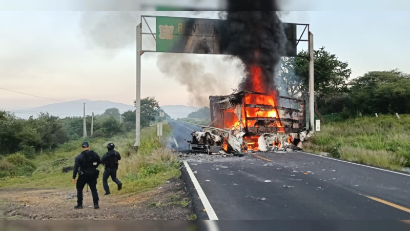 Mega bloqueos en Michoacán por detenciones: Golpe a grupos criminales desata reacción y paraliza carreteras, confirma Gobernador 
