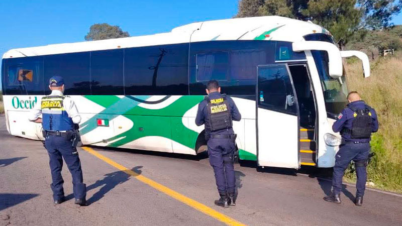 Policía Morelia frustra bloqueo en la Morelia-Quiroga 
