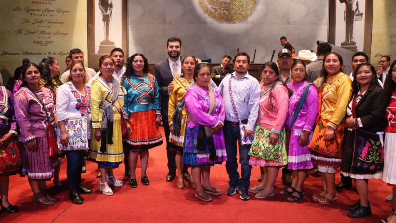 Reconocer a las comunidades mazahuas del Oriente, es un acto de orgullo para Michoacán: Octavio Ocampo 