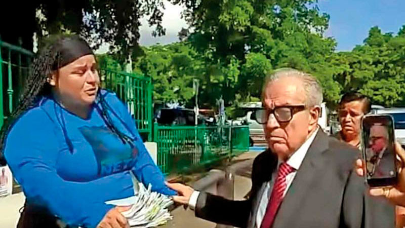 Madres buscadoras increpan a Rocha Moya; acusan falta de apoyo institucional 