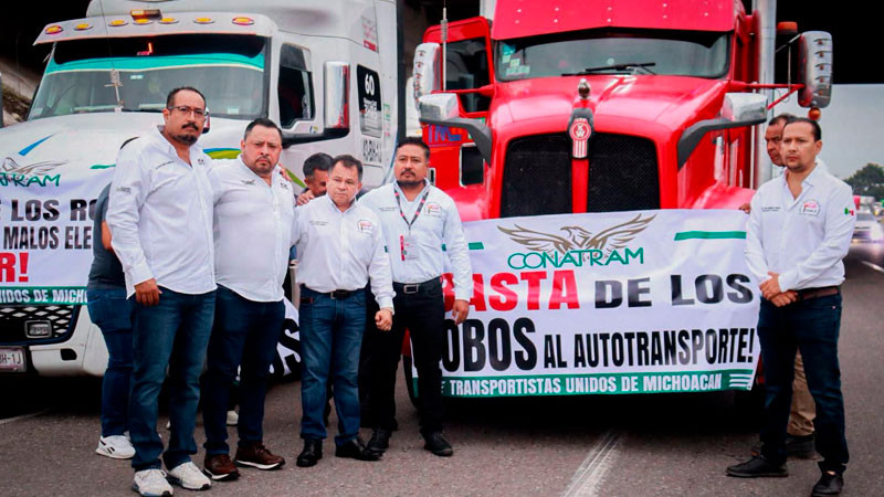Inicia caravana de transportistas; sale desde Lázaro Cárdenas hacia Morelia, Michoacán 