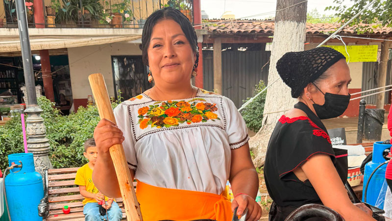 Gran éxito del 1er Encuentro de Moleras Tradicionales en Capula 