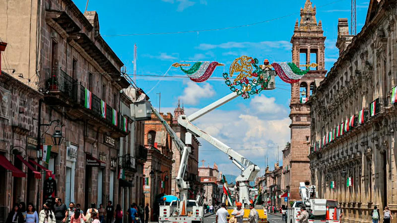 Morelia se viste de colores Patrios 