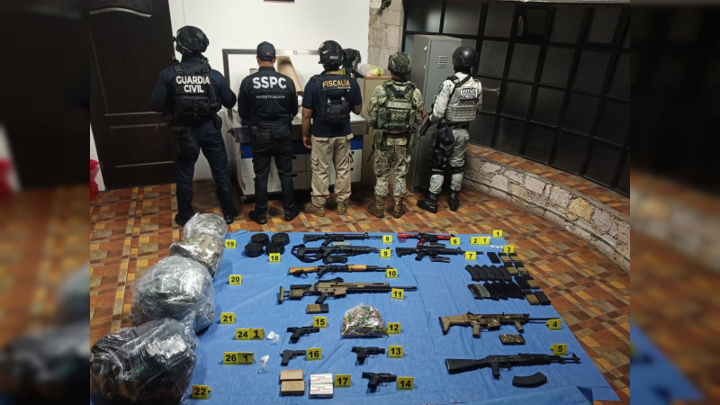 Vuelven por el Lako: Cateo sacude Tinaja de Vargas, Michoacán, y descubren armas, estupefaciente y vehículos robados 