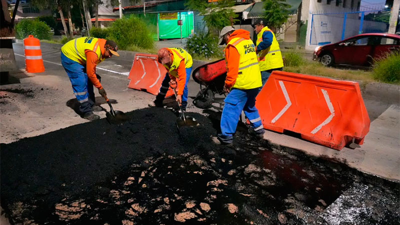 Indemnizan a conductores por vehículos dañados a causa de baches en la capital queretana  
