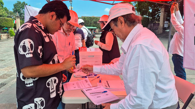 Jubilados de la CFE obtienen respaldo ciudadano en Morelia contra cambios al régimen de pensiones 