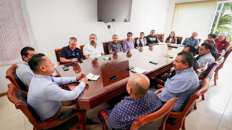 Diálogo permanente con el magisterio es necesario para fortalecer la educación pública de Michoacán: Torres Piña 