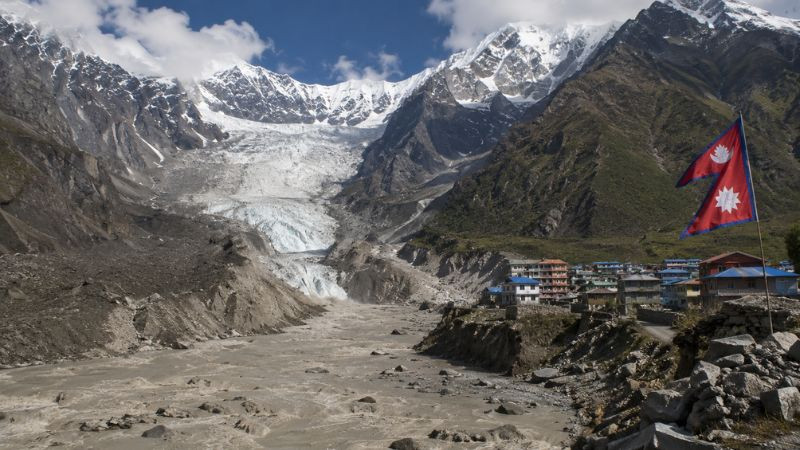 Glaciares del Himalaya pierden hielo a mayor velocidad y científicos evalúan sus consecuencias 