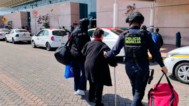 Refuerza la Policía Morelia seguridad en Aeropuerto y Central de Autobuses 