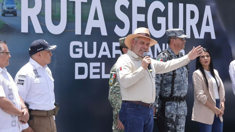 Bedolla pone en marcha corredor seguro en carretera Los Reyes-Jacona 