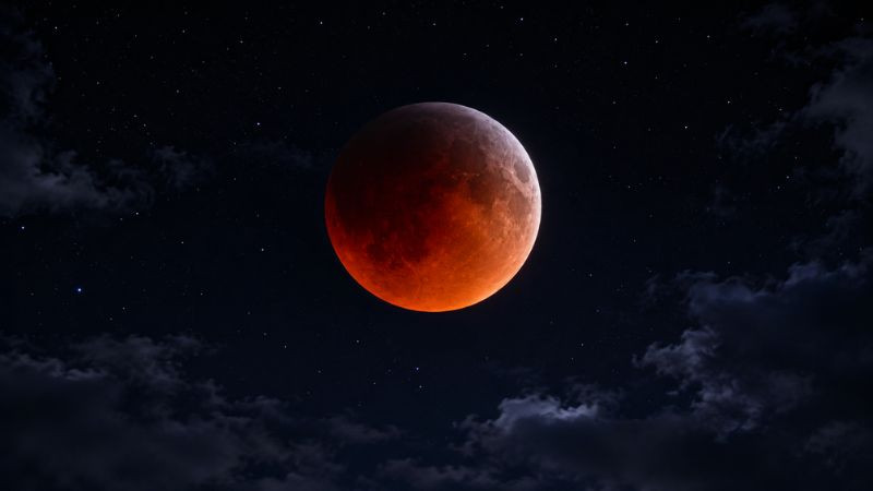 Eclipse lunar parcial cubrirá hasta 96% de la Luna entre esta noche y la madrugada 