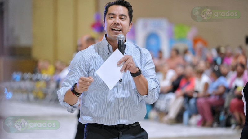 Los valores y los principios que ustedes inculcaron, fundamentales para el Querétaro de hoy: "FF" 