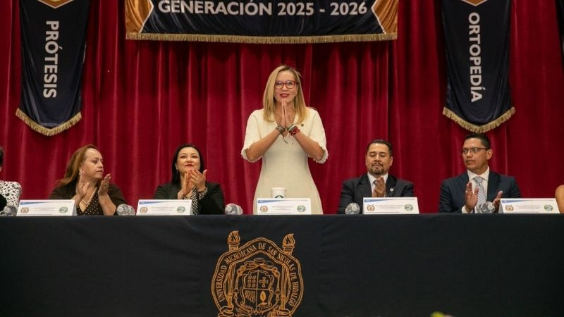 A mantener viva la inquietud por aprender y actualizarse, invita Yarabi Ávila a egresados de especialidades odontológicas 