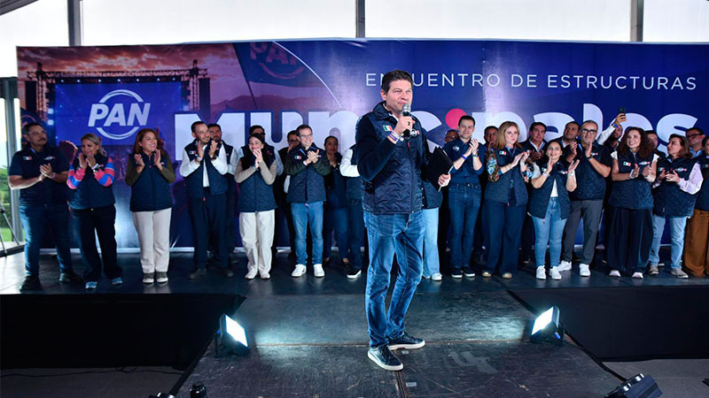 Alfonso Martínez toma protesta a estructuras municipales del PAN 