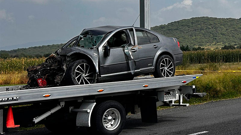 Fatal choque de frente en la carretera libre a Celaya, cobra la vida de una persona y deja daños materiales  