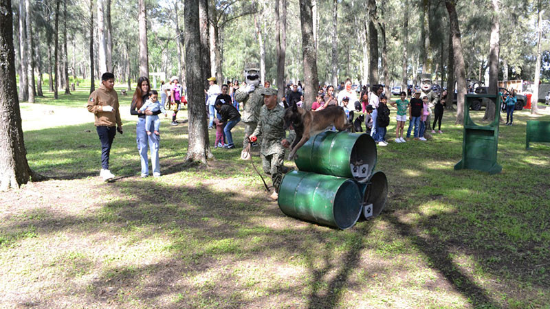 Ejército Mexicano organiza un paseo dominical para familias de Zamora, Michoacán 