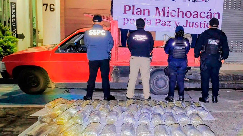 Asegura SSP cerca de 45 kilos de un enervante vegetal, ocultos en vehículo; hay 2 detenidos 