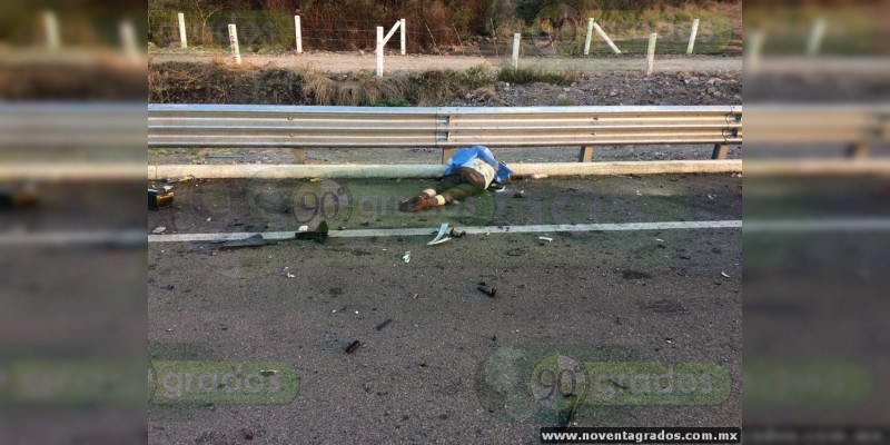 Múltiple choque en la autopista Pátzcuaro-Cuitzeo, deja cuatro adultos y un menor edad muertos - Foto 0 