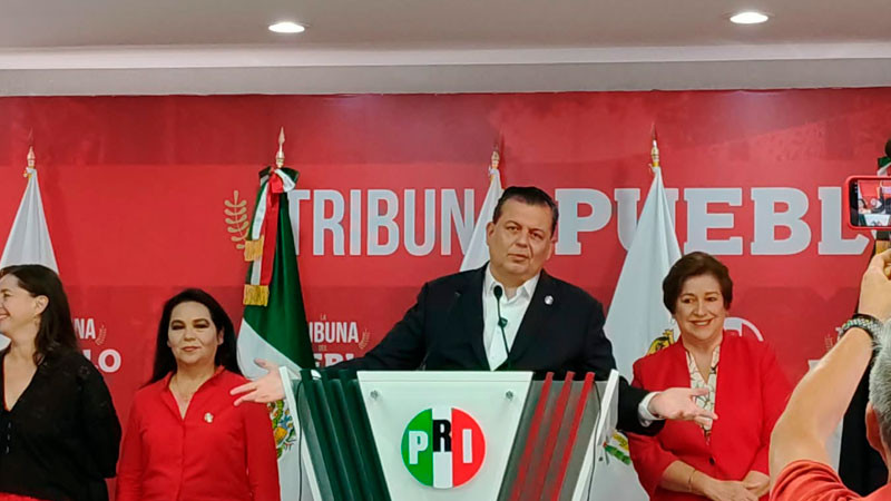  Exige Memo Valencia entregar celulares de Carlos Manzo y dejar de “enturbiar” la investigación 