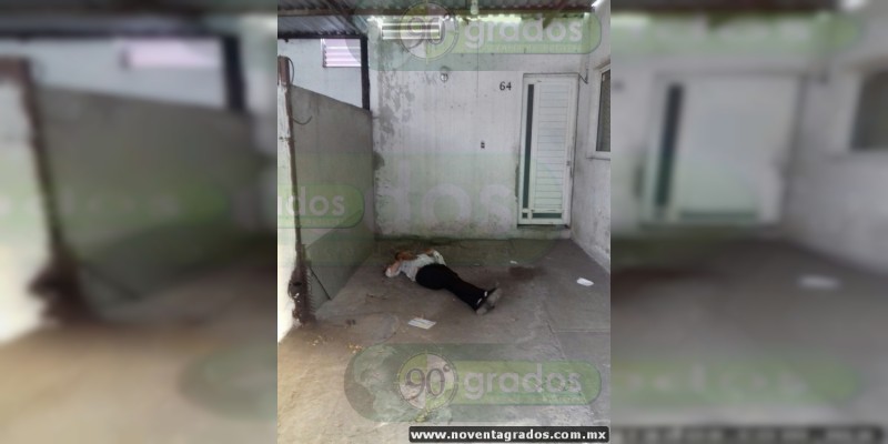 Inconsciente y golpeado aparece hombre en casa de Apatzingán, Michoacán - Foto 1 