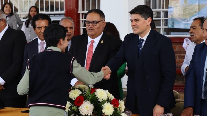 Zitácuaro inicia ciclo escolar 2026-2027 con entrega de libros de texto gratuitos 
