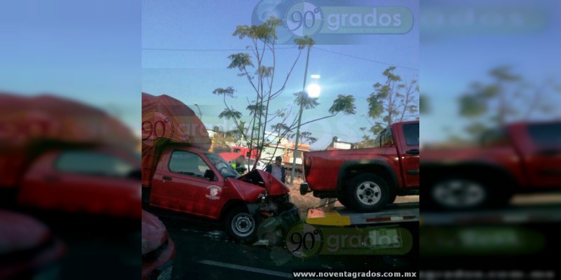 Choque ocasiona caos vehicular en Morelia  