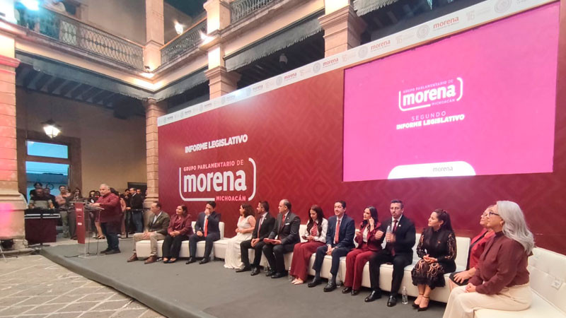 Con porras de unidad, pero con ausencias, diputados de Morena presentan informe legislativo 
