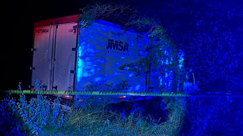 Choque vehicular en Tuzantla, Michoacán deja tres muertos 