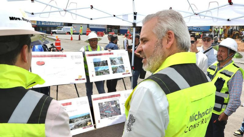 Supervisa Bedolla construcción de primer distribuidor vial “La Rinconada” en Zamora 