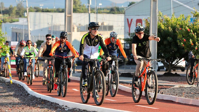 Encabeza Bedolla rodada ciclista por el segundo aniversario del Bulevar Martí Mercado de La Piedad 