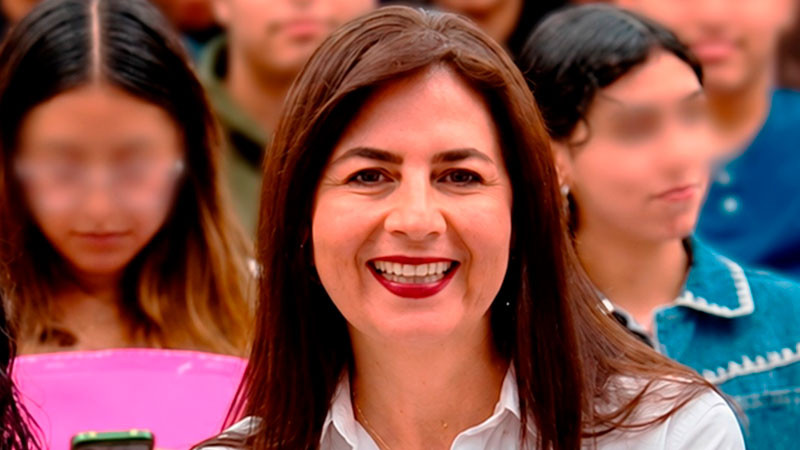 Gaby Molina celebra ampliación de Beca Gertrudis Bocanegra 