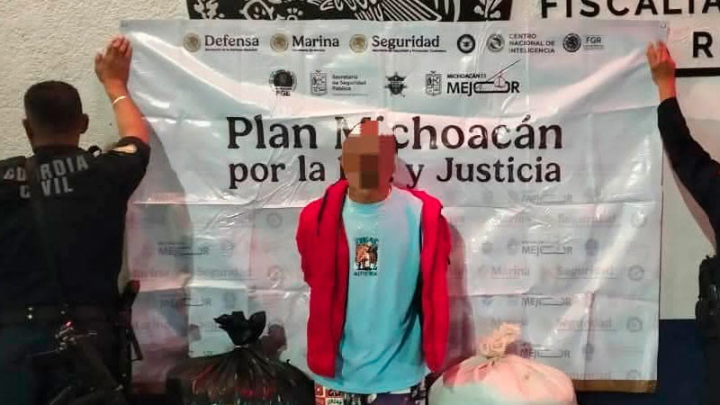 En Zitácuaro, Michoacán, se aseguran 35 kilos de sustancias ilícitas y detienen a una persona 