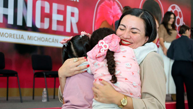 Michoacán respalda a las mujeres que sostienen el cuidado de infancias con cáncer 