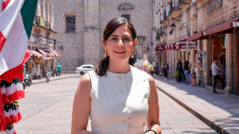 Gaby Molina reivindica patria y soberanía 