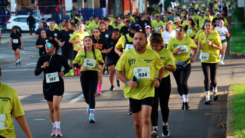 Más de mil corredoras y corredores se reunieron en la Carrera 911 contra la extorsión en Uruapan, Michoacán  