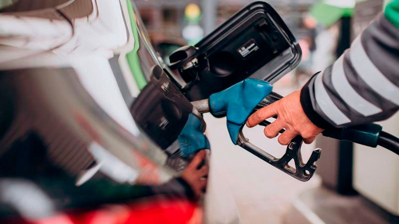 Precio del diésel en EEUU aumenta a 6 dólares por galón 