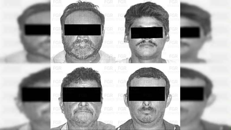 Dan 20 años de cárcel a cuatro hombres por transportar estupefaciente y combustible frente a costas de Michoacán 