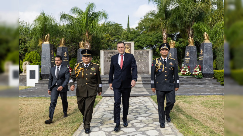 Llama Gobernador a honrar a los Niños Héroes con la construcción de un mejor país 
