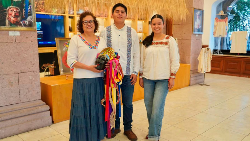 Espacio Michoacán acerca la riqueza artesanal de Zacán a turistas y visitantes 