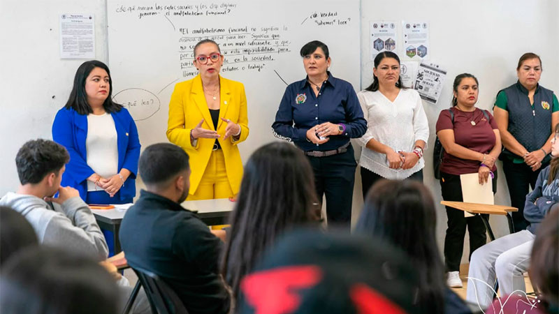 A promover una cultura de paz, invita Yarabí Ávila a estudiantes de nuevo ingreso 