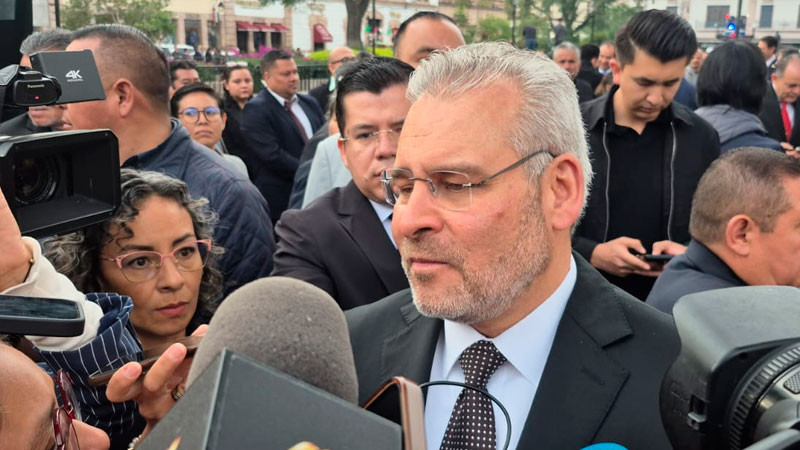 Bedolla felicita a Torres Piña por nombramiento; reconoce su reactivación en la FGE 