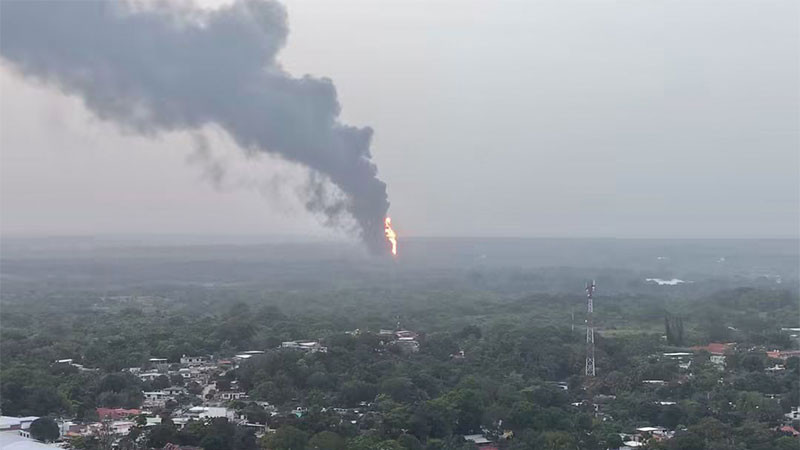 Controlan incendio en fábrica de sal de Jáltipan, Veracruz; permanece la emergencia  