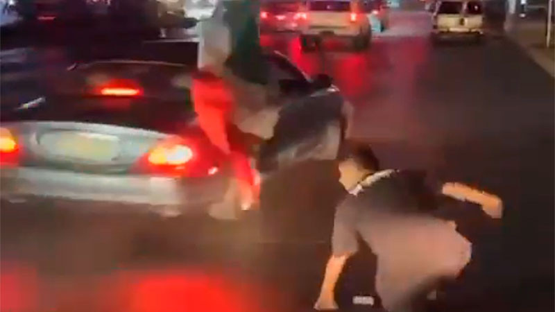 Riña tras el Grito de Independencia termina con dos hombres atropellados en Tijuana 