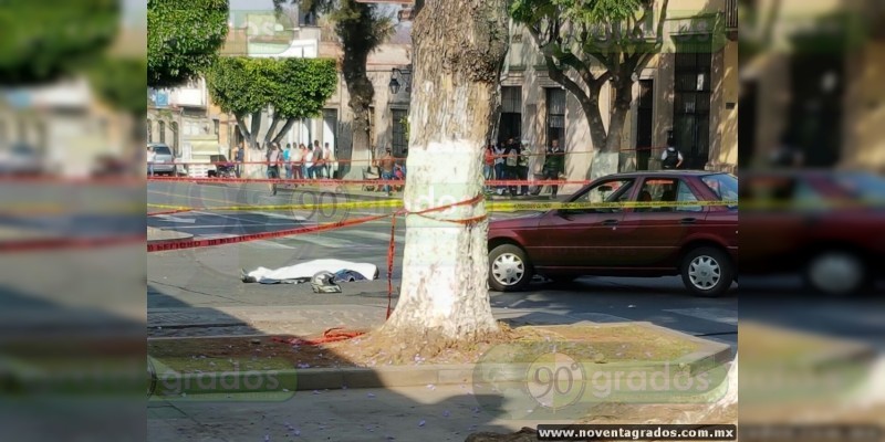 Muere motociclista al chocar con un imprudente conductor en Morelia - Foto 3 